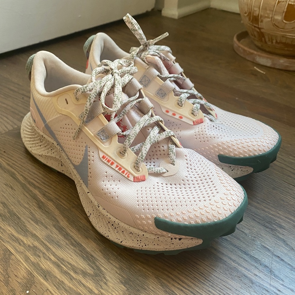 New Nike trail gym shoes size 6.5
